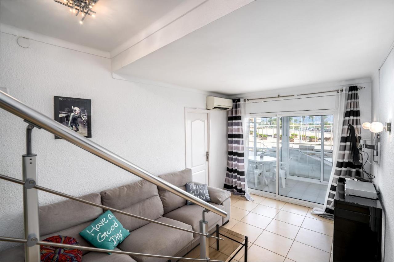 Apartamento Welcs Emp 018 Con Terraza Frente Al Mar Apartment Емпуриабрава Екстериор снимка