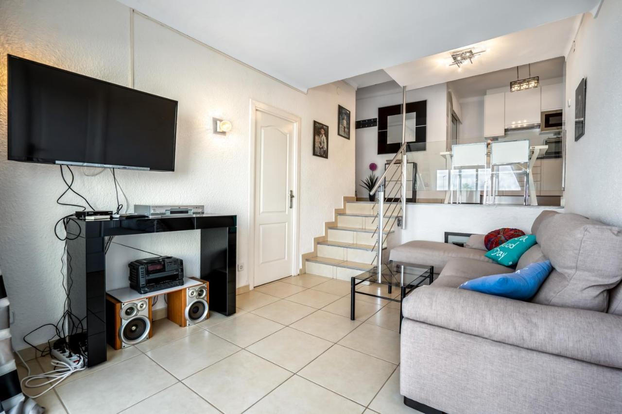 Apartamento Welcs Emp 018 Con Terraza Frente Al Mar Apartment Емпуриабрава Екстериор снимка